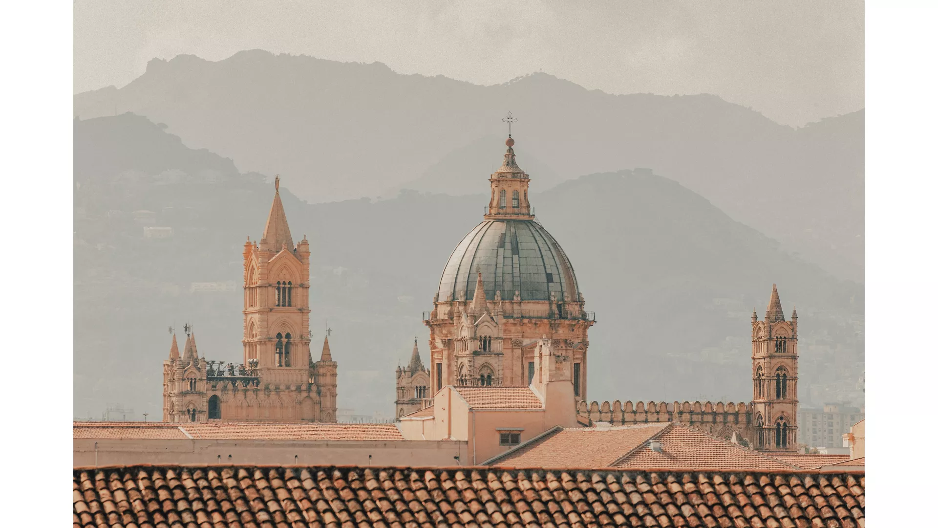 An Extended Journey through Architectural Wonders & Spectacular Landscapes