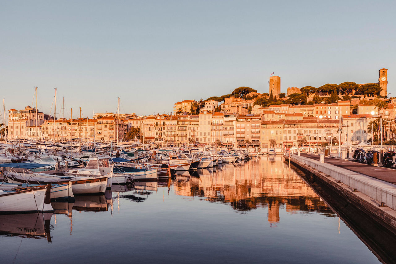 Cesta za autentickými chutěmi a zářícími pobřežími