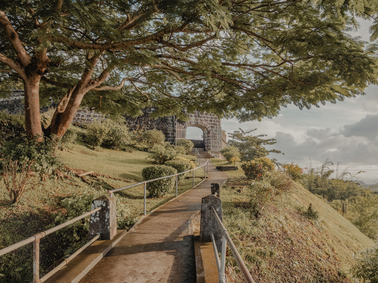 Plavba klidnými přístavy, úchvatnými vrcholky a kouzlem Karibiku