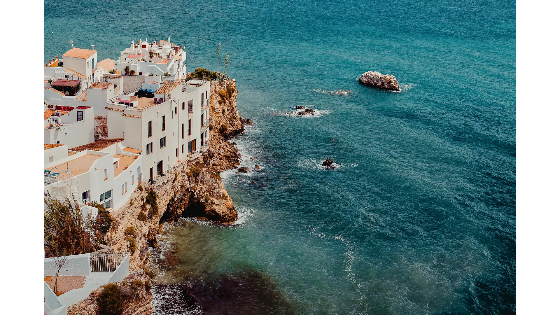 A JOURNEY TO ITALIAN HIDDEN GEMS & THE HEARTBEAT OF CATALAN CULTURE
