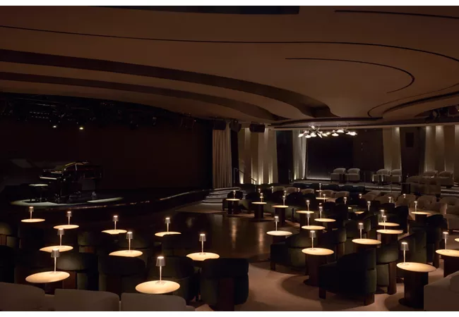 Journeys Lounge