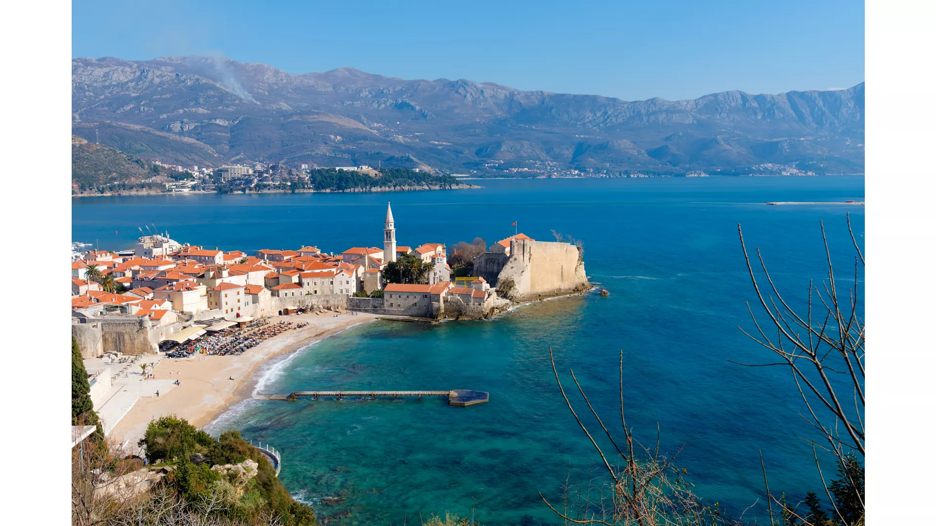 AN EXTENDED JOURNEY TO RENAISSANCE ROMANCE, IDYLLIC GREEK ISLANDS AND AROMATIC MARKETS