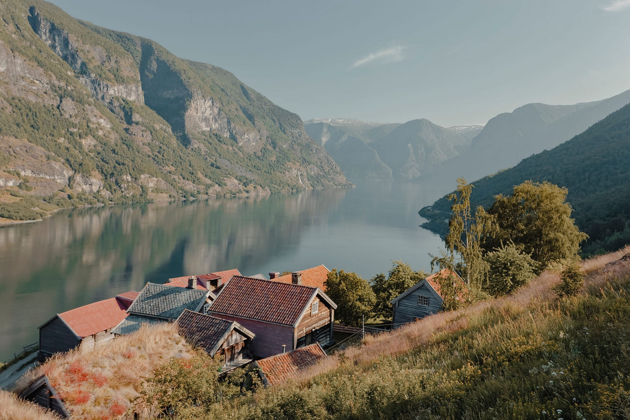 Plavba skrz legendární fjordy a krásu severské přírody