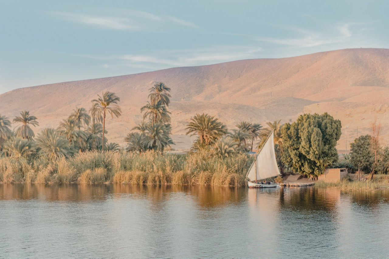 Velkolepá cesta od arabských písečných dun k řecké nádheře
