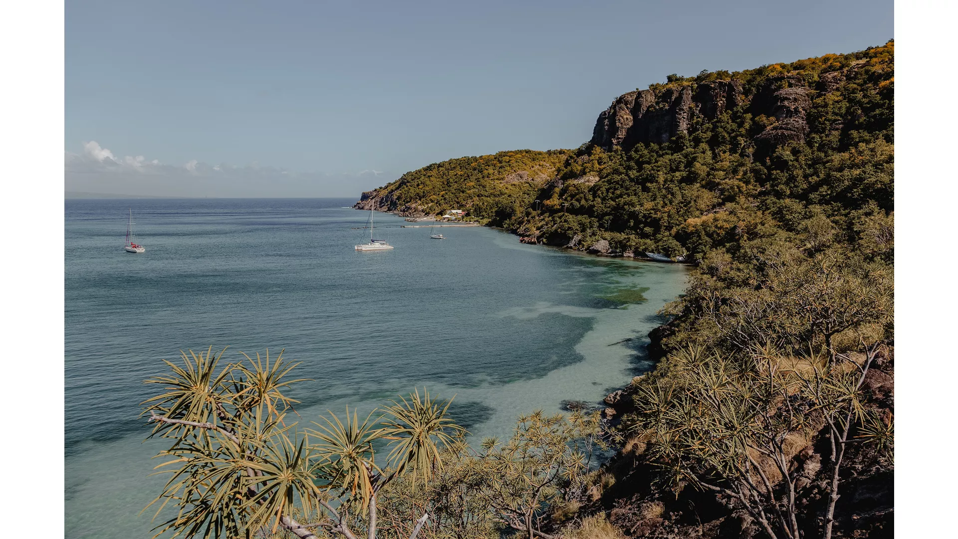 A JOURNEY THROUGH STUNNING SCENERY & CHARMING CARIBBEAN CULTURE