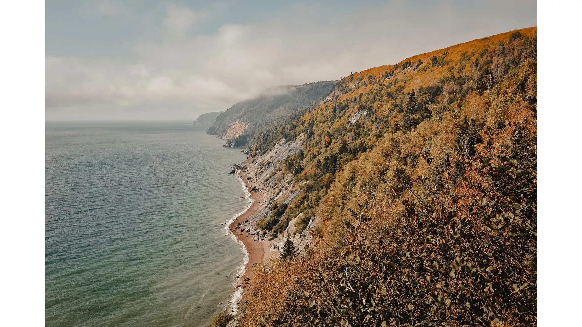 A JOURNEY FROM URBAN DISCOVERIES TO CAPTIVATING EAST COAST SCENERY