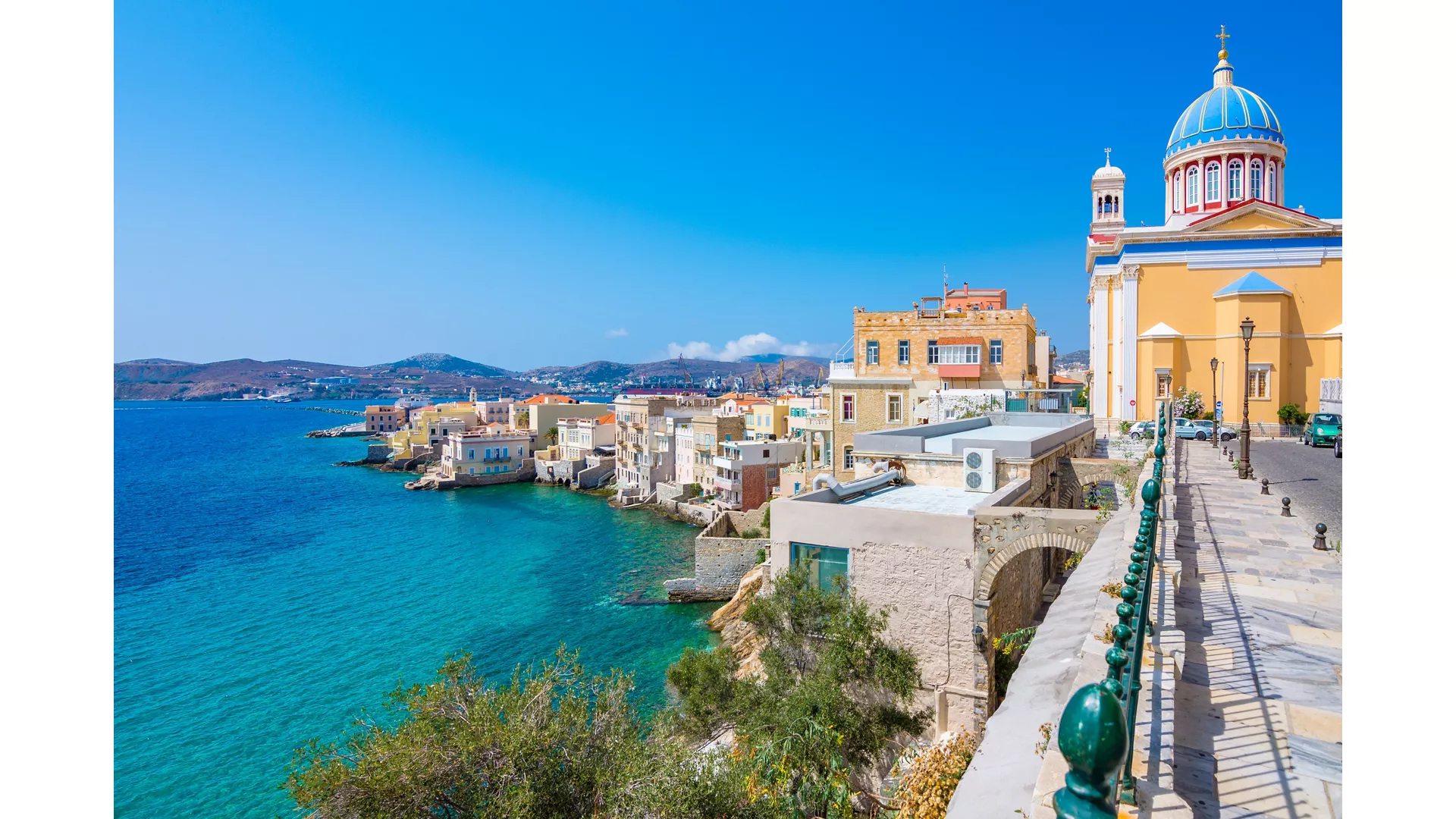 A JOURNEY THROUGH CYCLADIC CHARMS & CULTURE-INFUSED COASTAL ALLURE