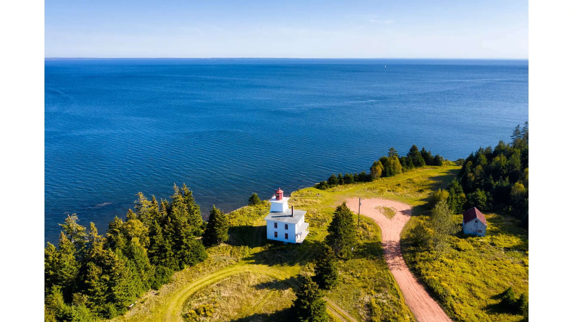 A JOURNEY THROUGH NORTH AMERICAN GEMS & GLITTERING HARBOUR BEAUTY