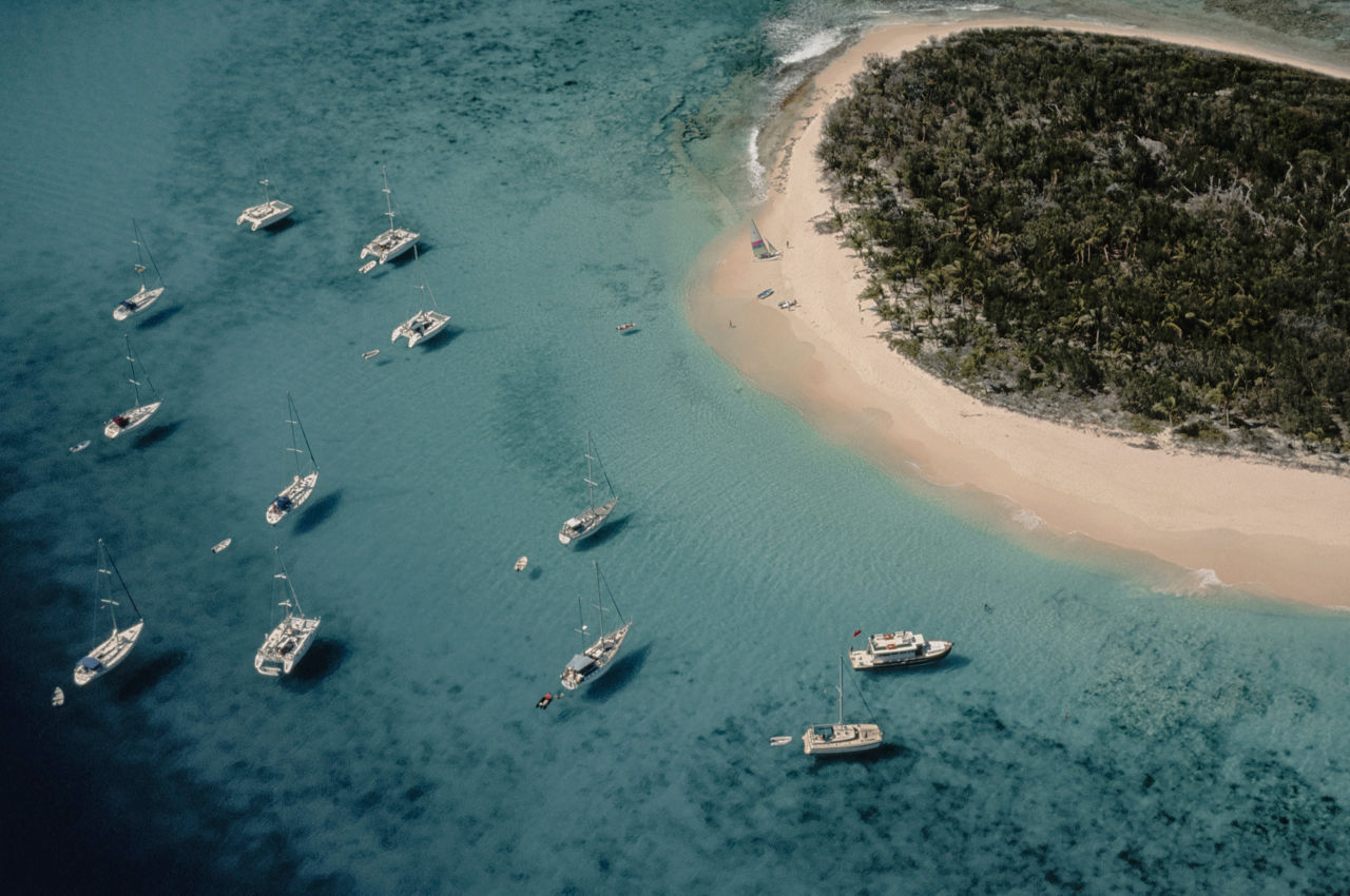 Plavba tropickou utopií a rytmem ulic